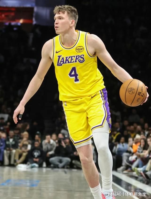 湖人双核伤退常规赛报销，季后赛阵容面临严峻